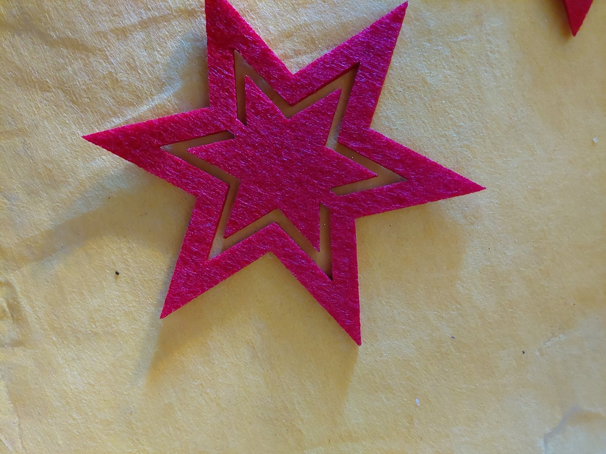 Filzstern geschlossen rot - Mein Stil - Floristik Dekorationen und Handarbeit