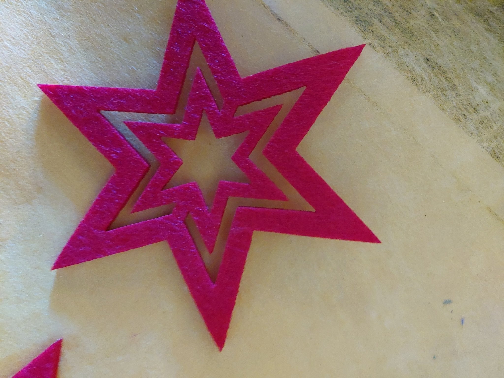 Filzstern offen rot - Mein Stil - Floristik Dekorationen und Handarbeit