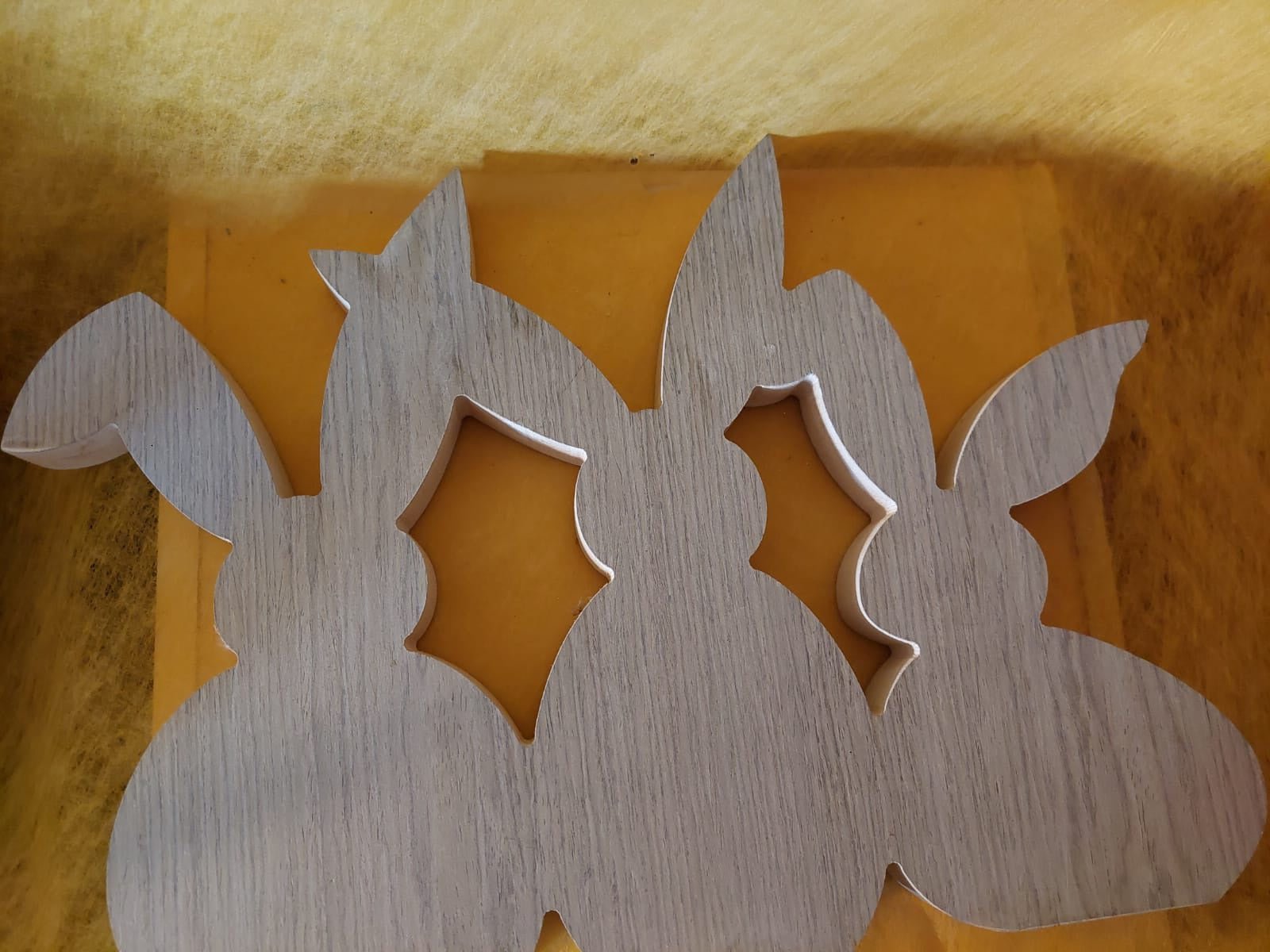 Hasenapplikation aus Holz - Mein Stil - Floristik Dekorationen und Handarbeit